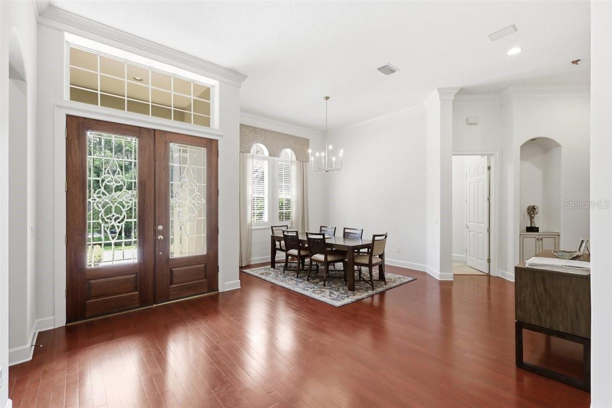 6124 FOXFIELD COURT