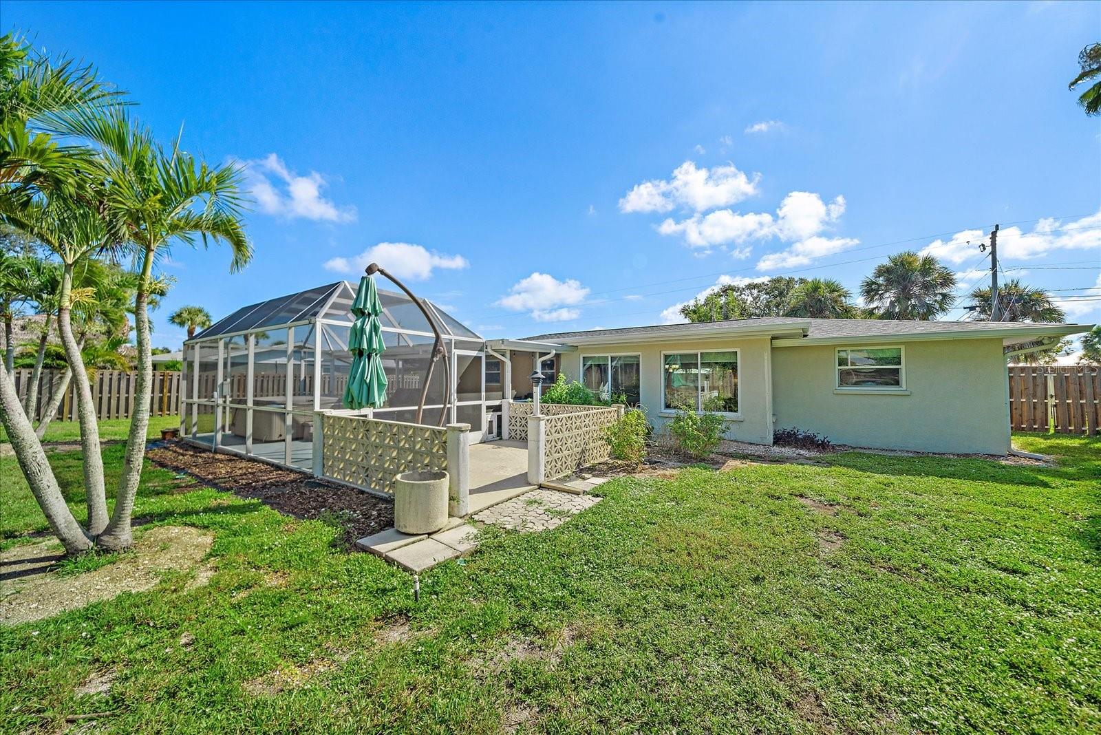 SORRENTO SHORES - Residential