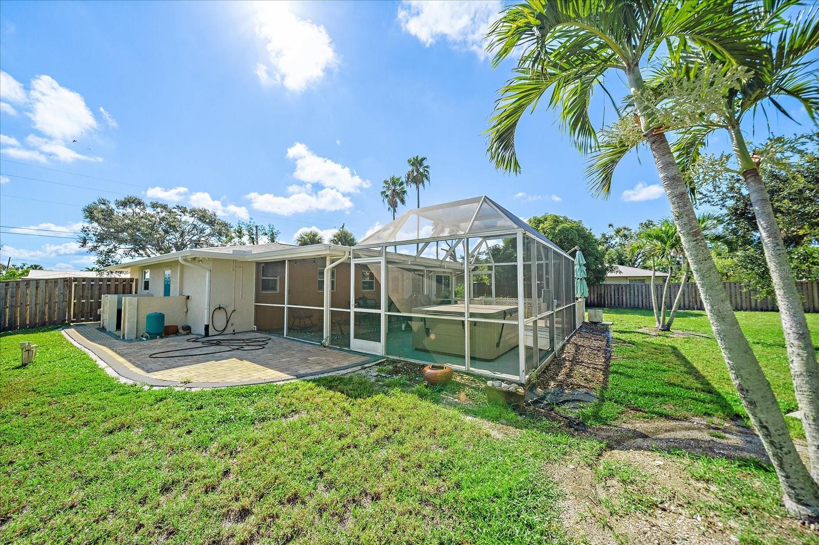SORRENTO SHORES - Residential