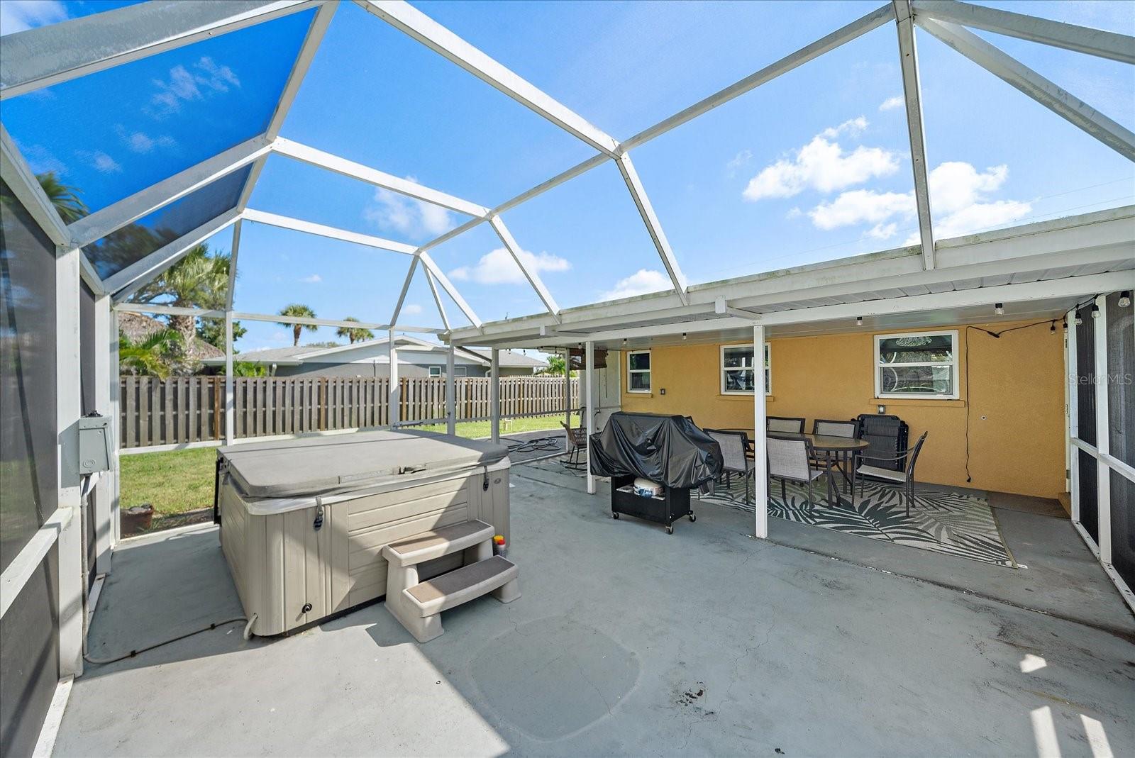 SORRENTO SHORES - Residential