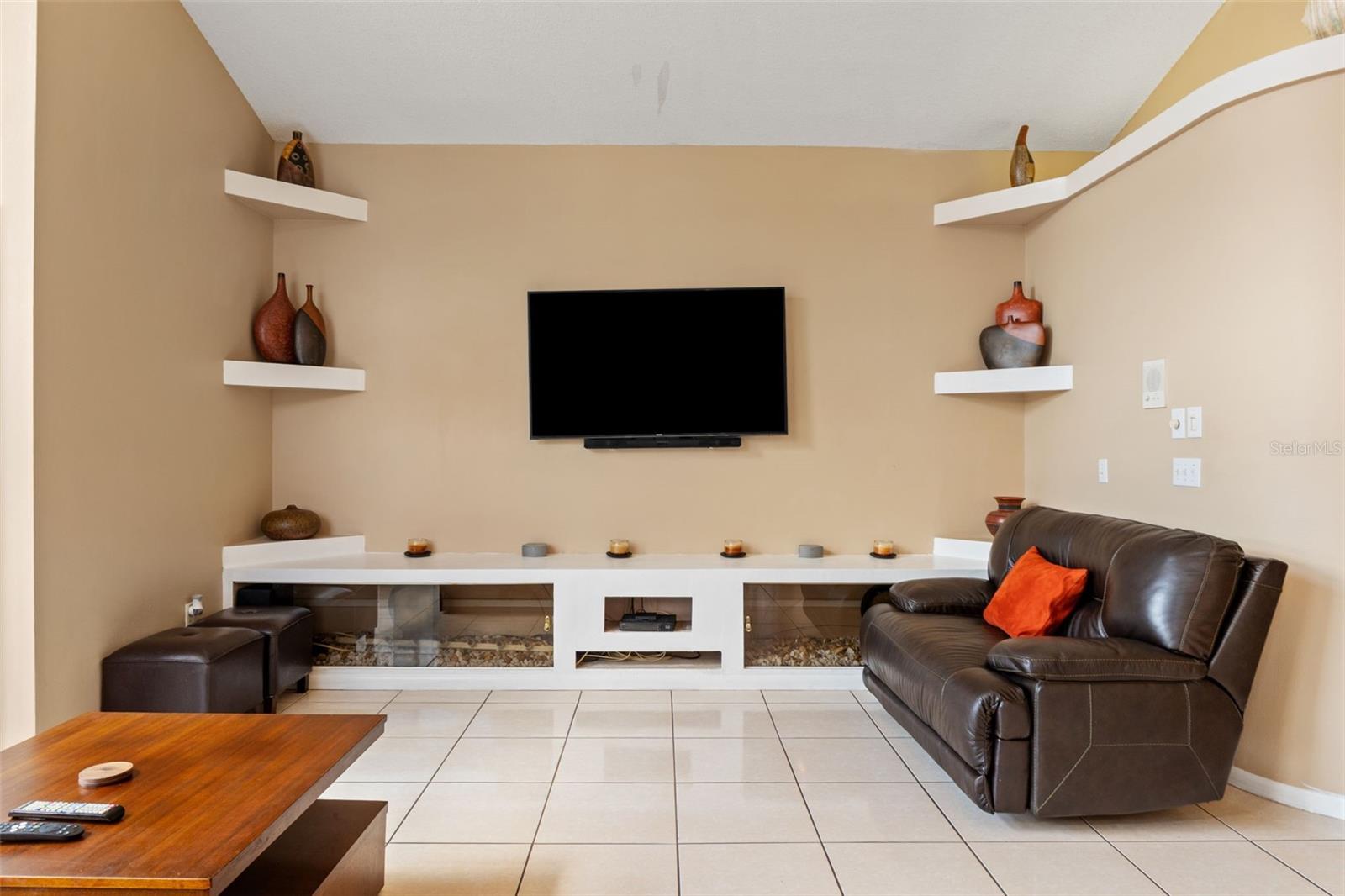 PRISTINE PLACE - Residential