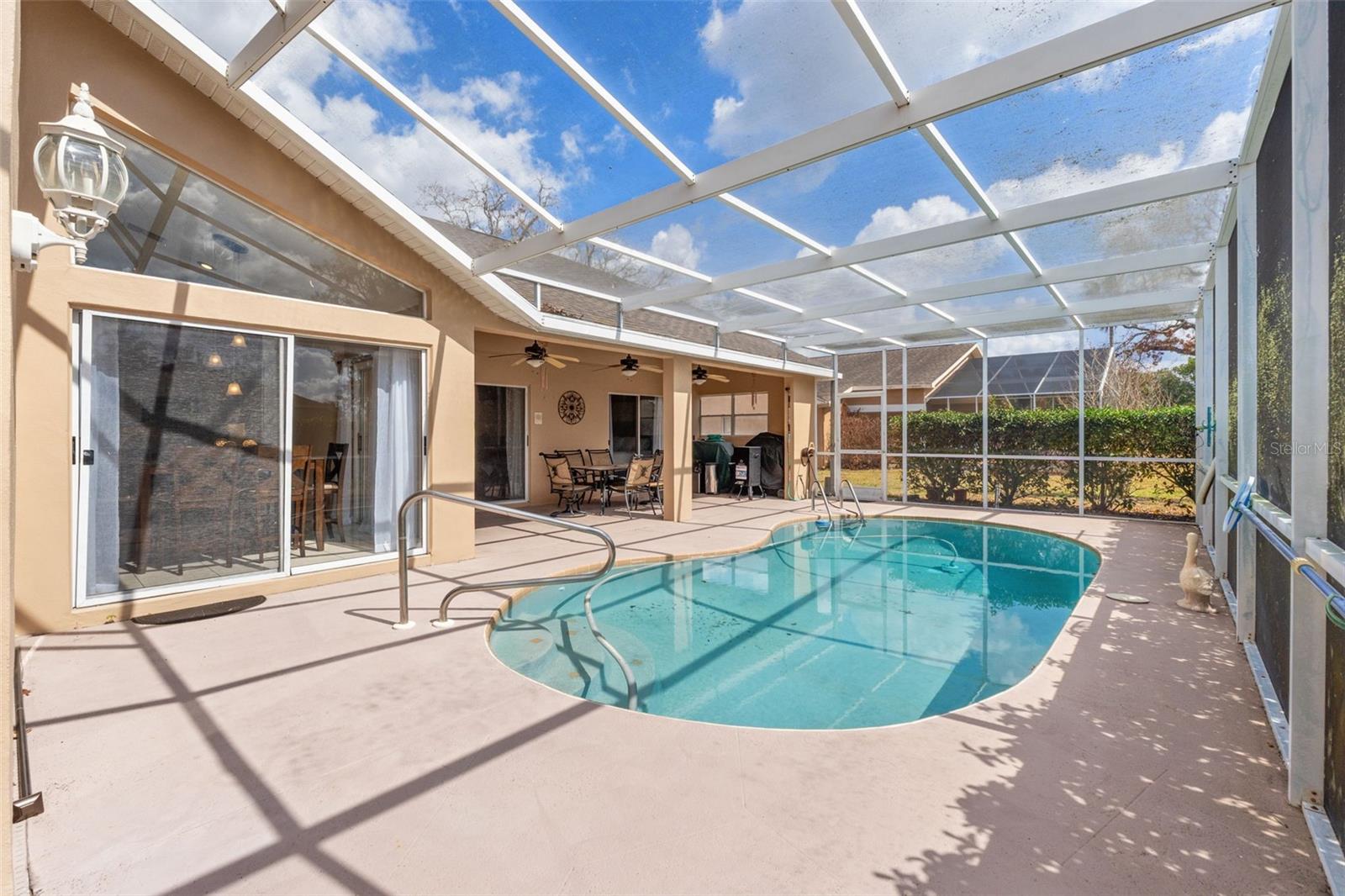 PRISTINE PLACE - Residential