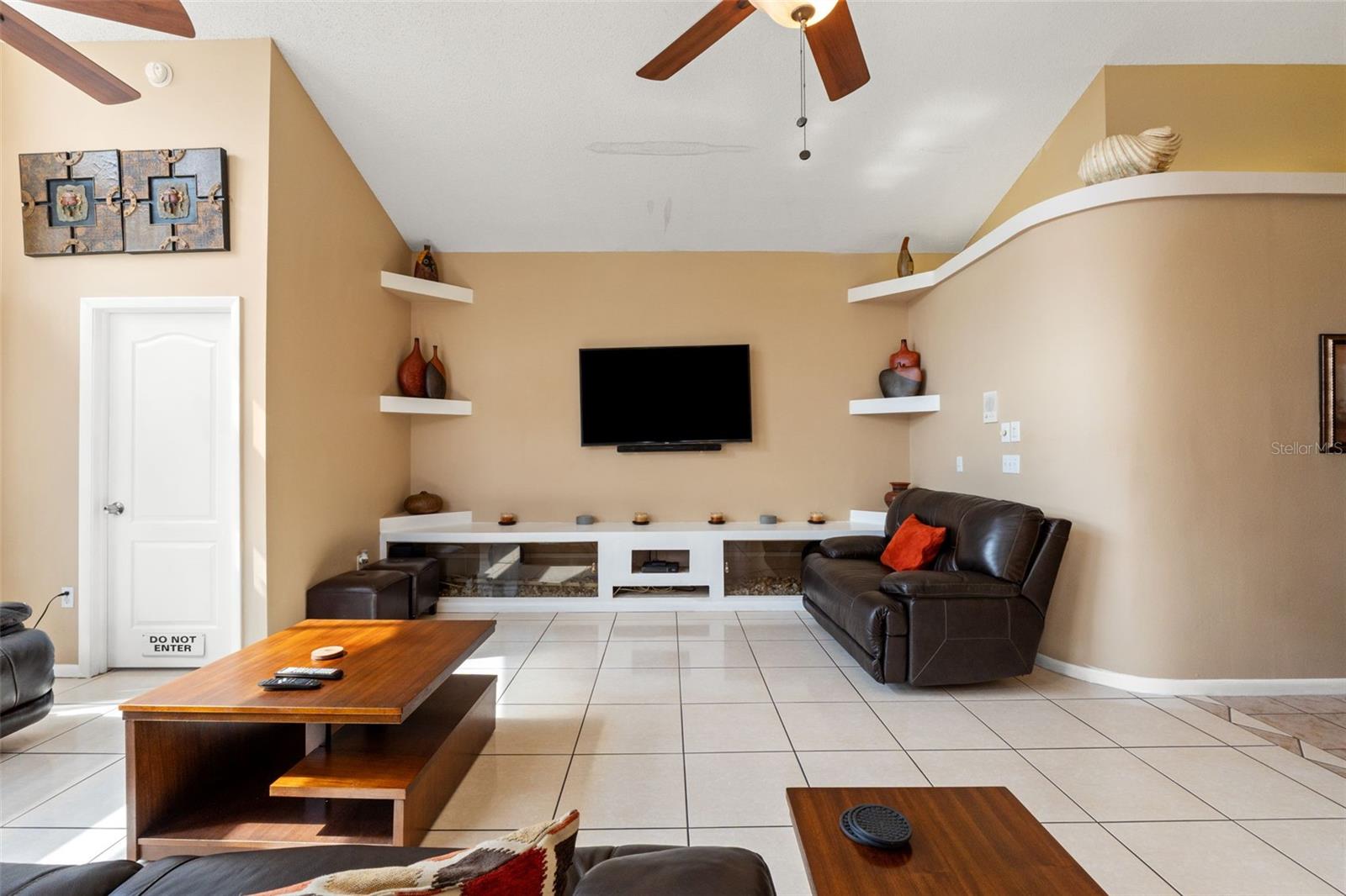 PRISTINE PLACE - Residential