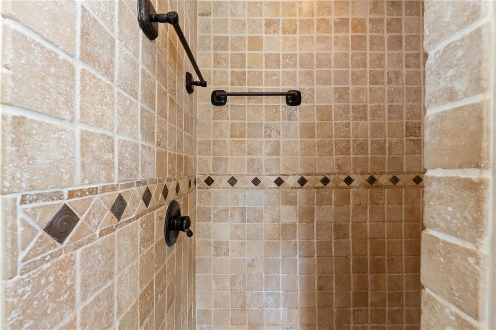 PRISTINE PLACE - Residential