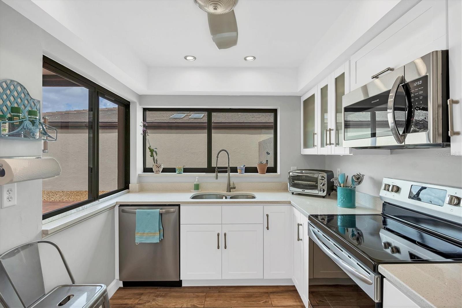 GLEN OAKS MANOR HOMES PH 2 - Residential