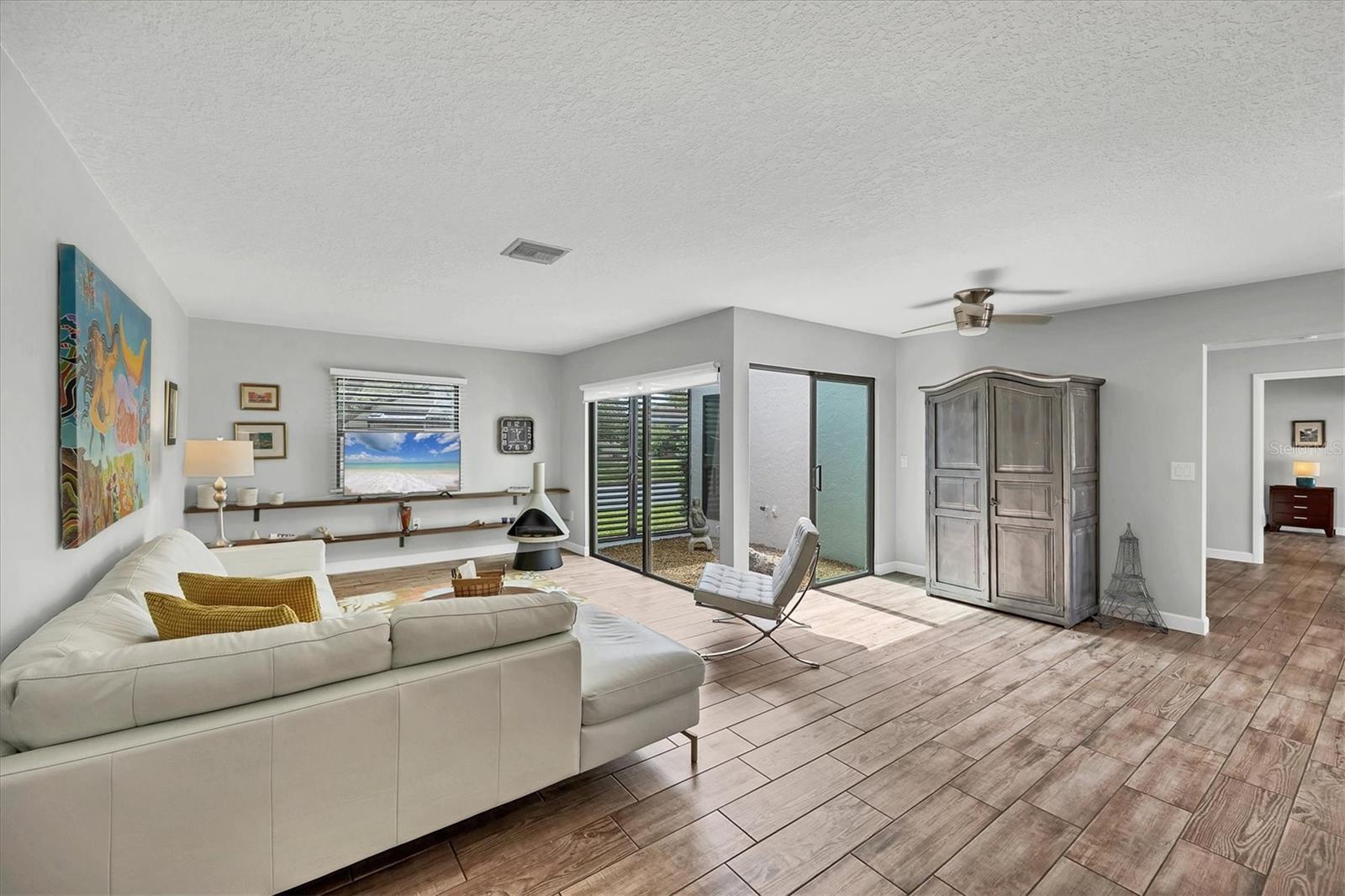 GLEN OAKS MANOR HOMES PH 2 - Residential