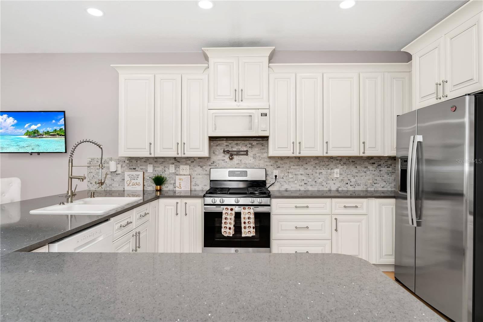ANDOVER POINT 50 24 - Residential