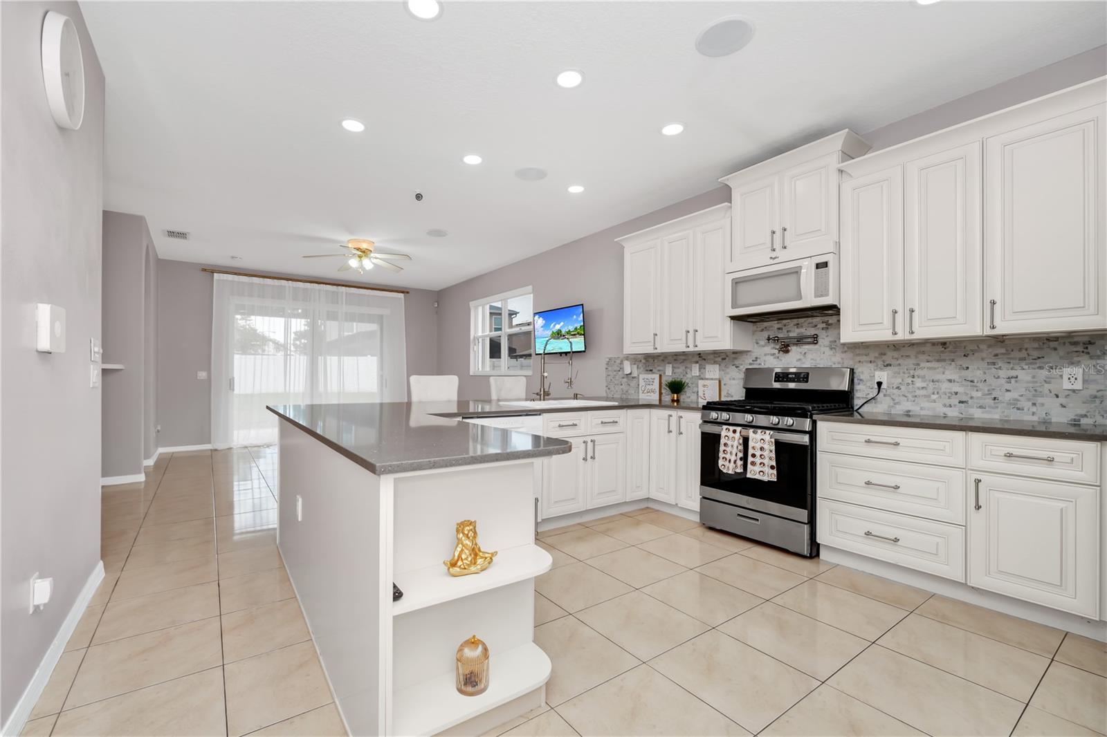 ANDOVER POINT 50 24 - Residential
