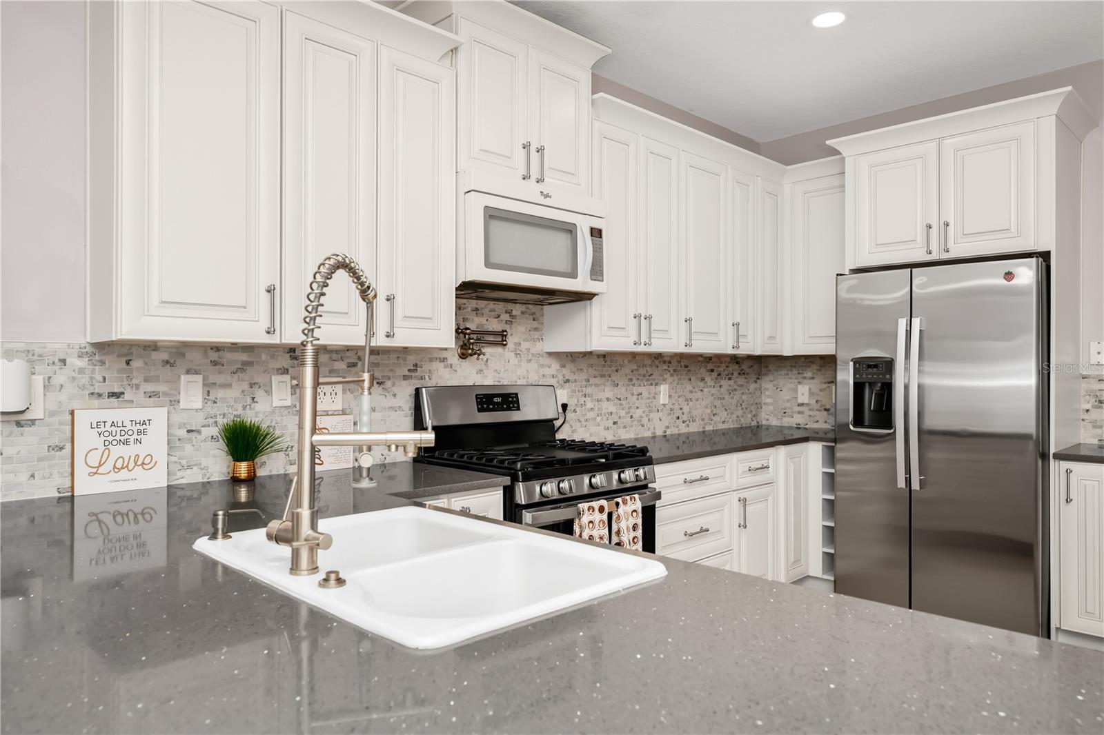 ANDOVER POINT 50 24 - Residential