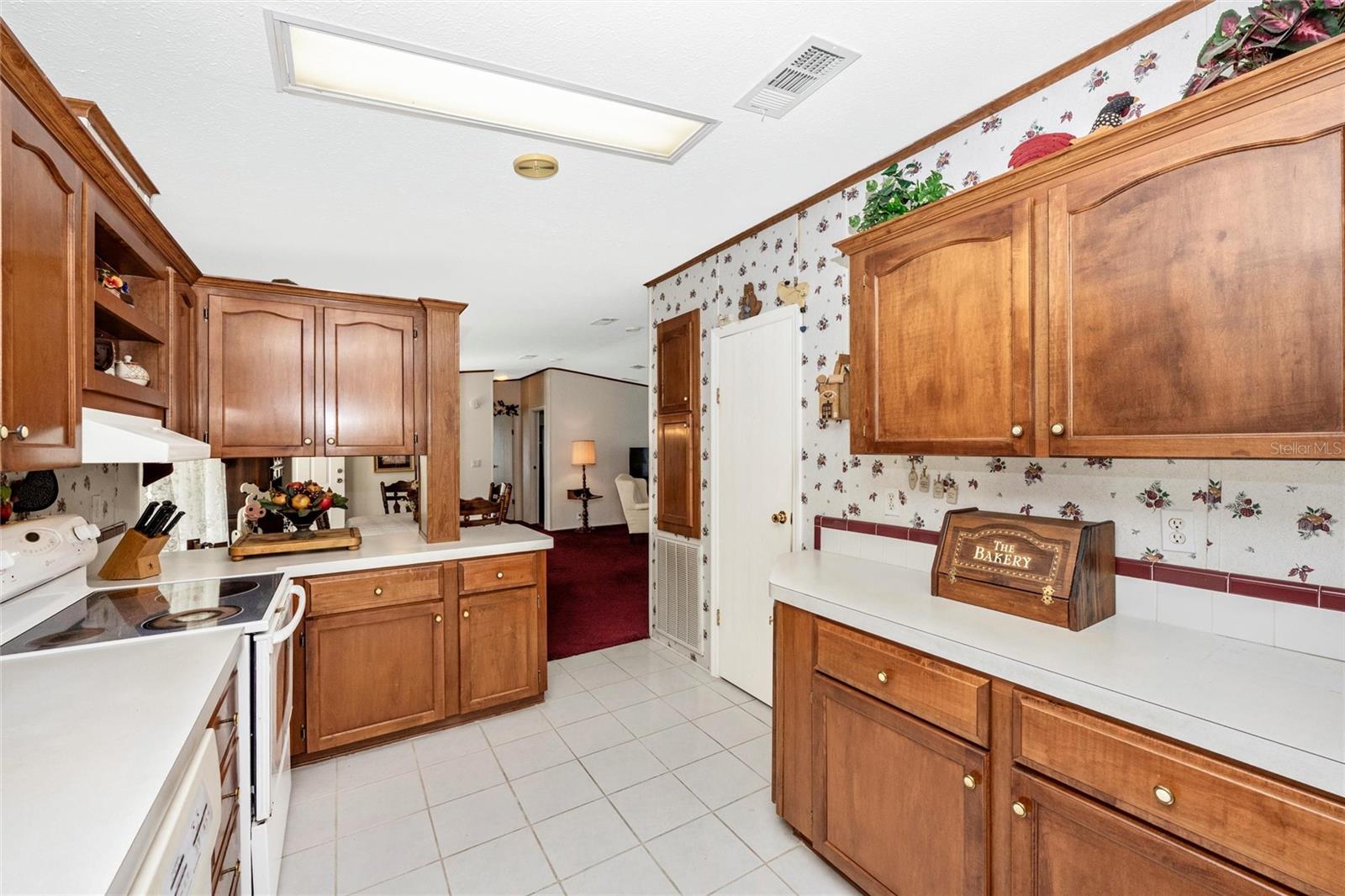 VENETIAN ESTATES - Residential