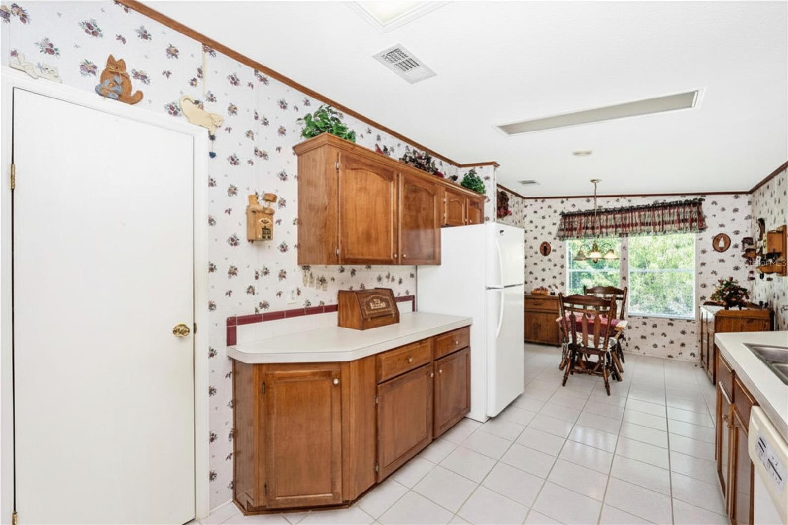 VENETIAN ESTATES - Residential