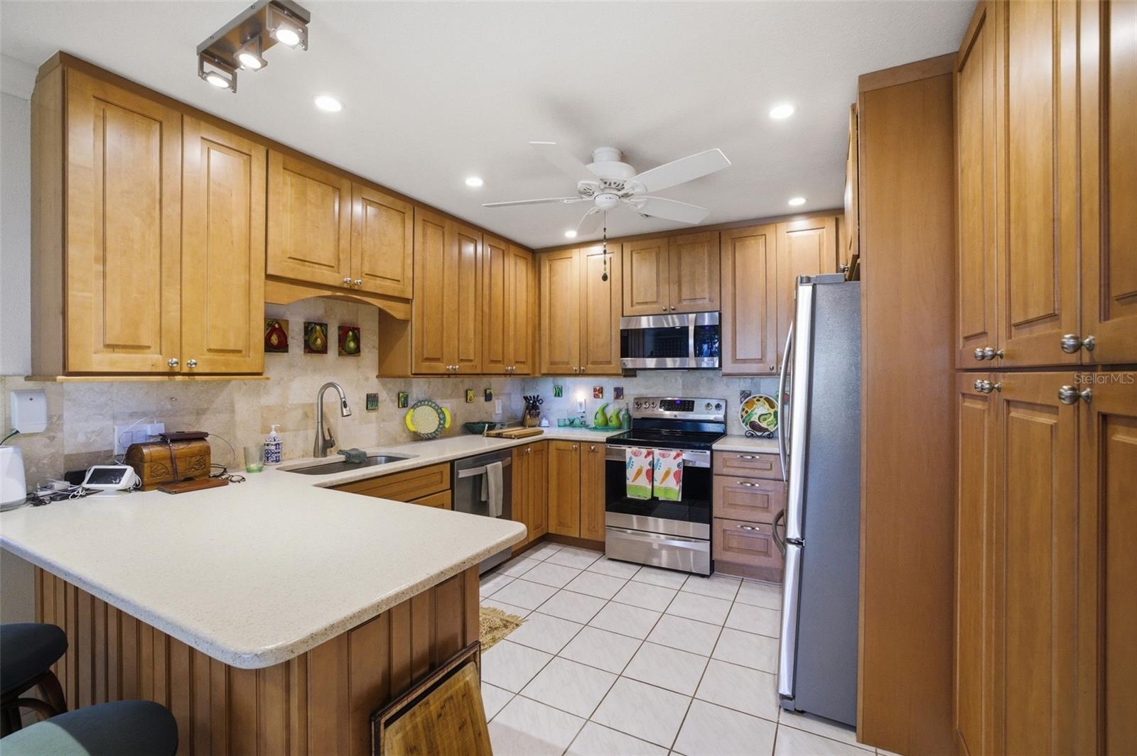 MARINA SOUTH SHORE PH I OR 1432 PG 278 UNIT 23A - Residential