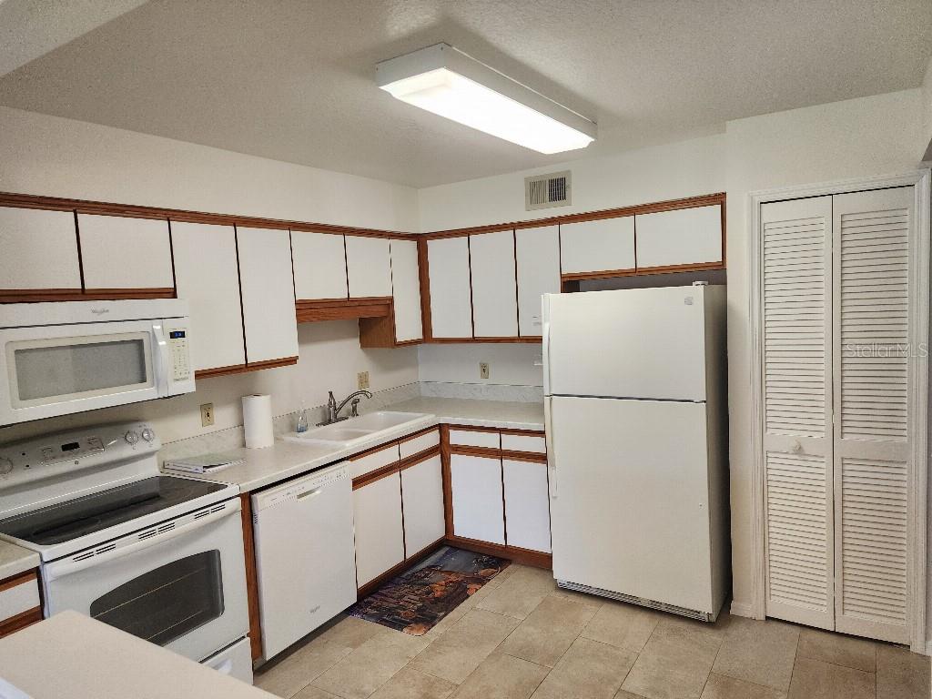 5336 WHITE CLIFF LANE 4