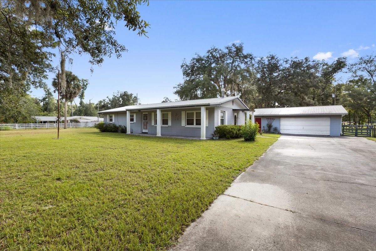 MANATEE FARMS ESTATE 1 - Residential