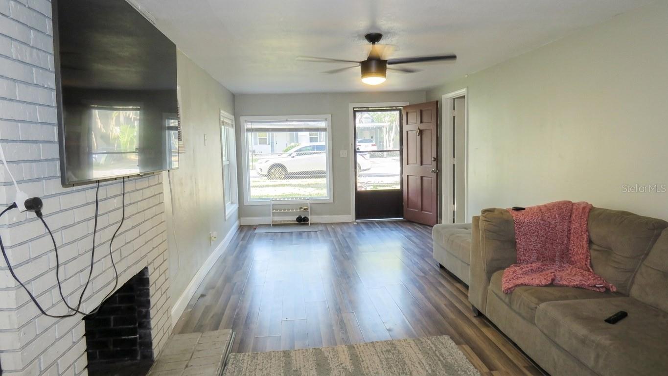 LEESBURG JACKSONS ADD NEWTOWN - Residential