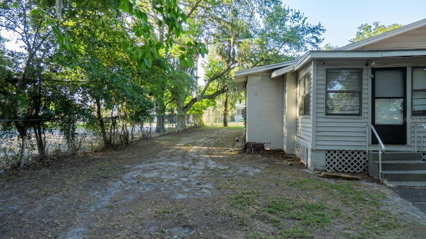 LEESBURG JACKSONS ADD NEWTOWN - Residential