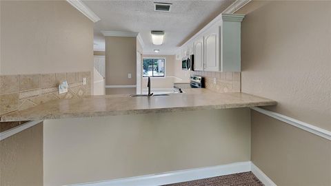 A home in SOUTH DAYTONA
