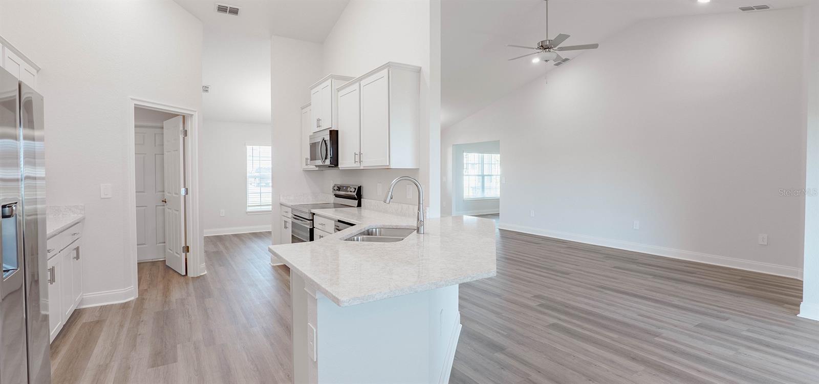 THE LAKES - Residential
