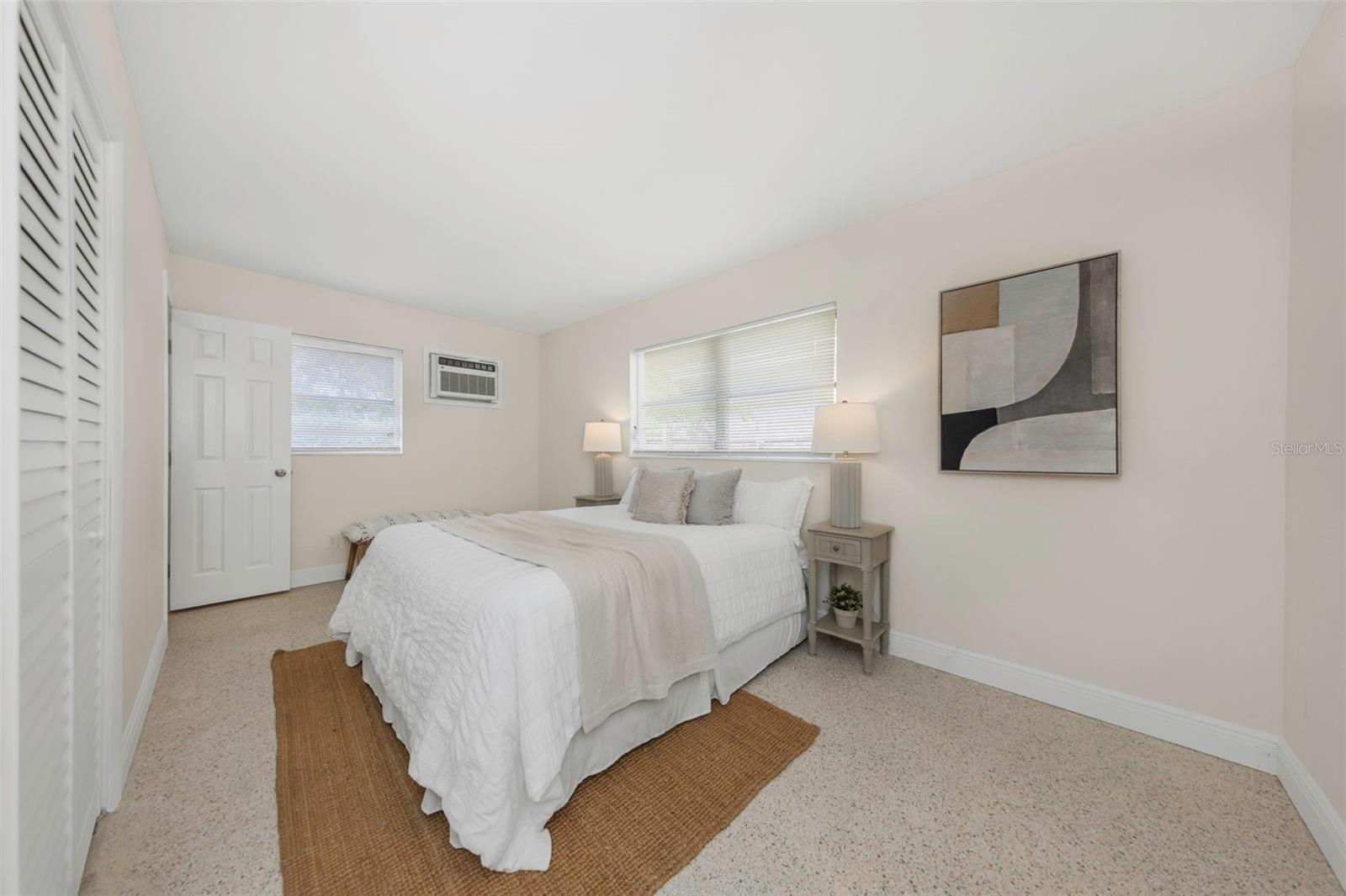 WEST SHADOW LAWN - Residential