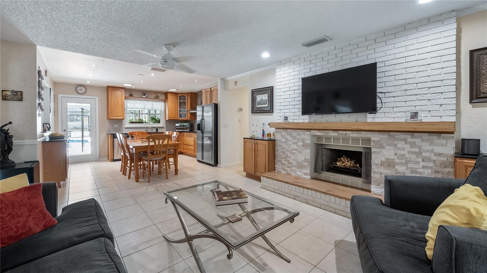 8444 SANDBERRY BOULEVARD