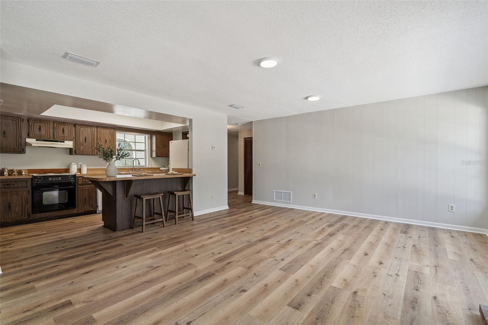 DELTONA LAKES UNIT 08 - Residential