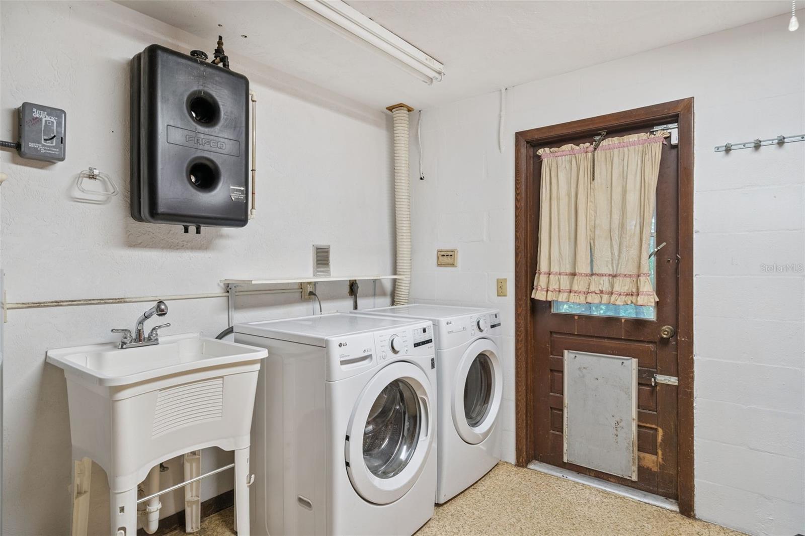 DELTONA LAKES UNIT 08 - Residential