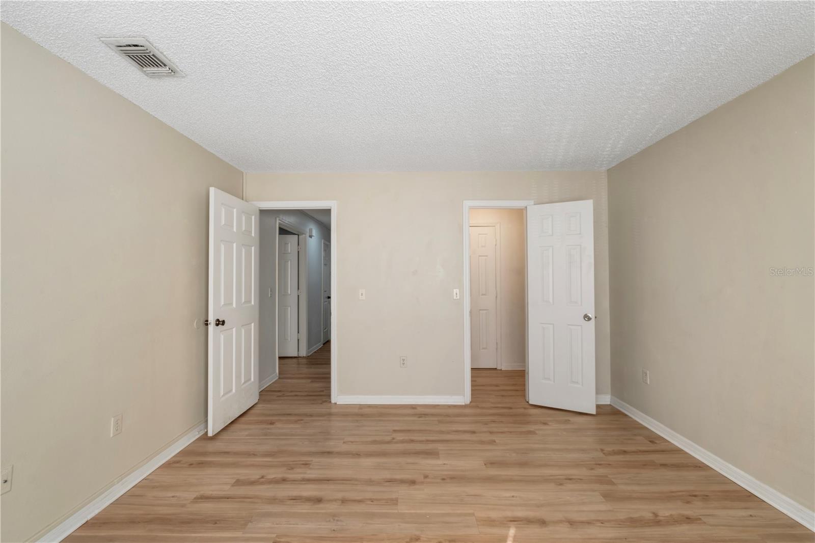 CYPRESS POINTE/LK ORLANDO - Residential Lease