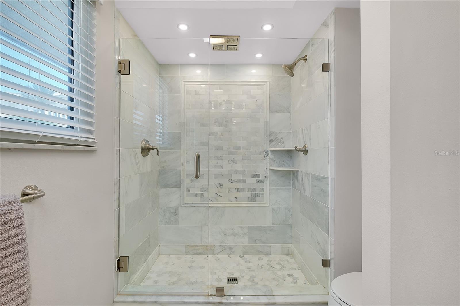 SIESTA SANDS - Residential