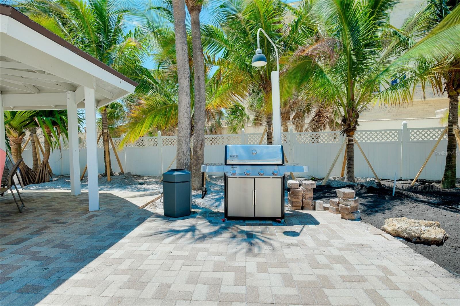 SIESTA SANDS - Residential