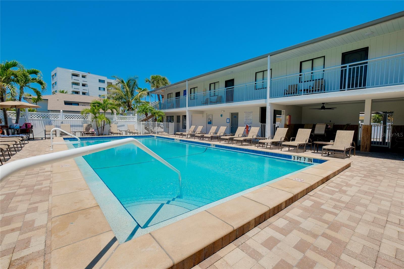 SIESTA SANDS - Residential