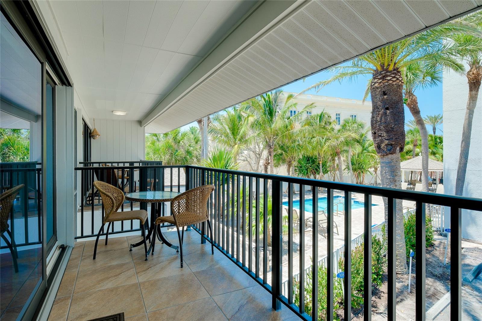 SIESTA SANDS - Residential