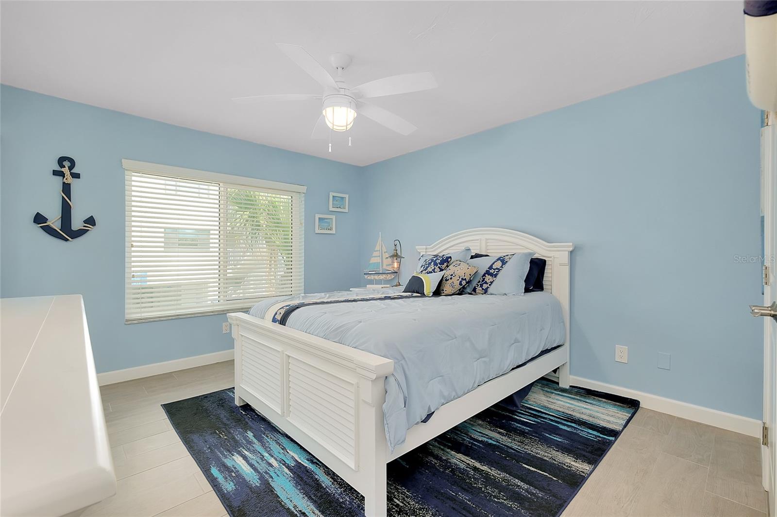 SIESTA SANDS - Residential