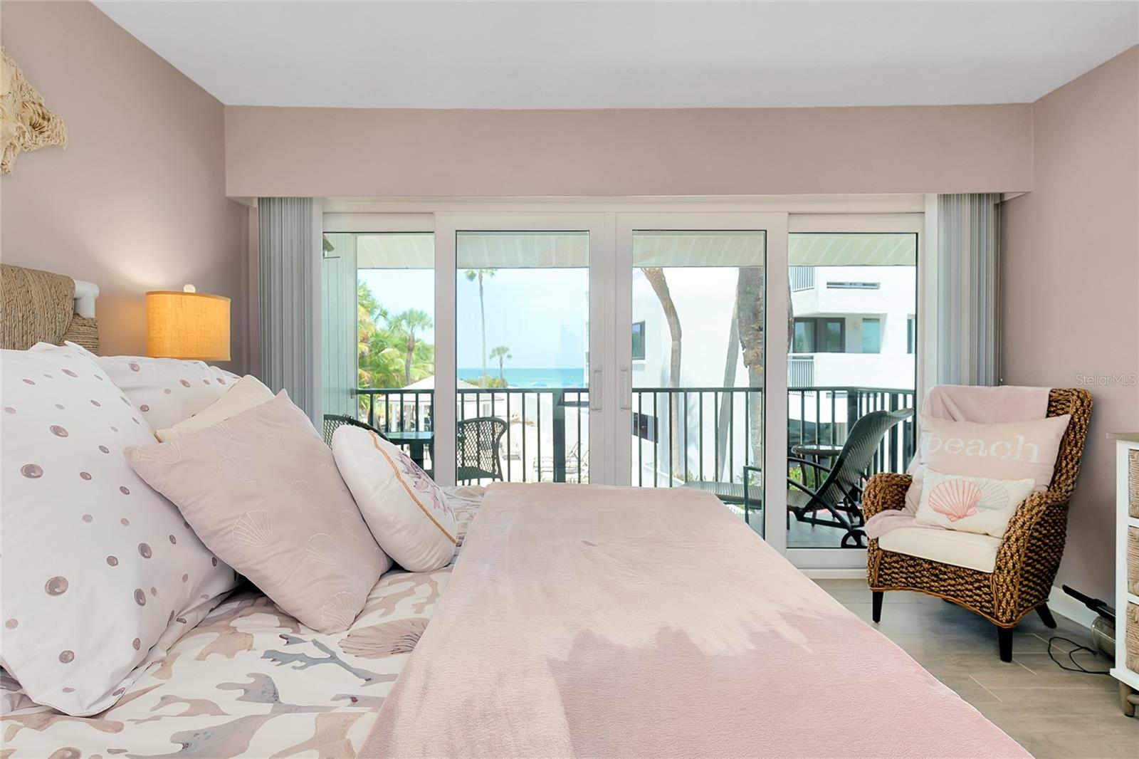 SIESTA SANDS - Residential