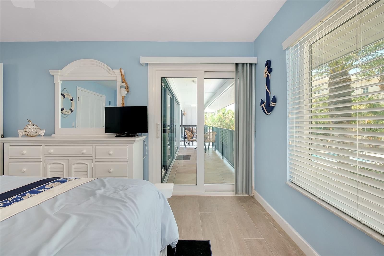 SIESTA SANDS - Residential