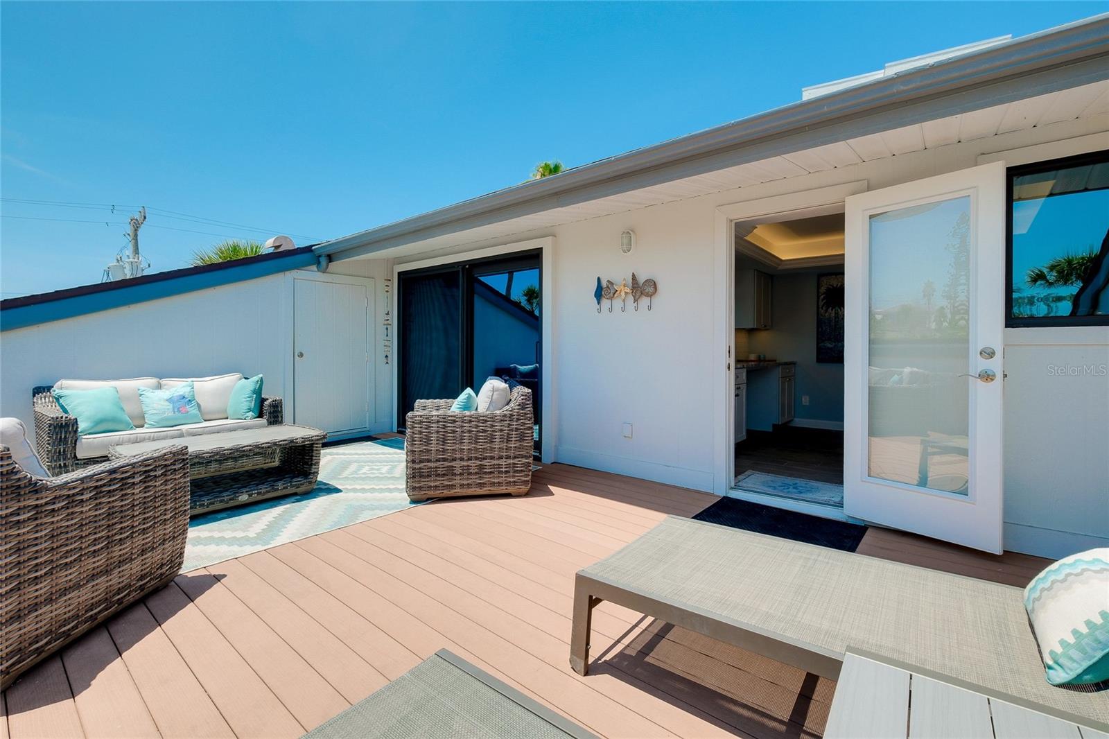SIESTA SANDS - Residential