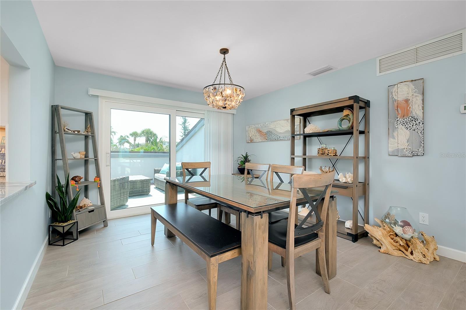 SIESTA SANDS - Residential