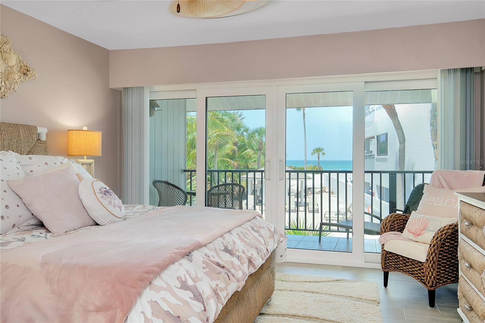 SIESTA SANDS - Residential