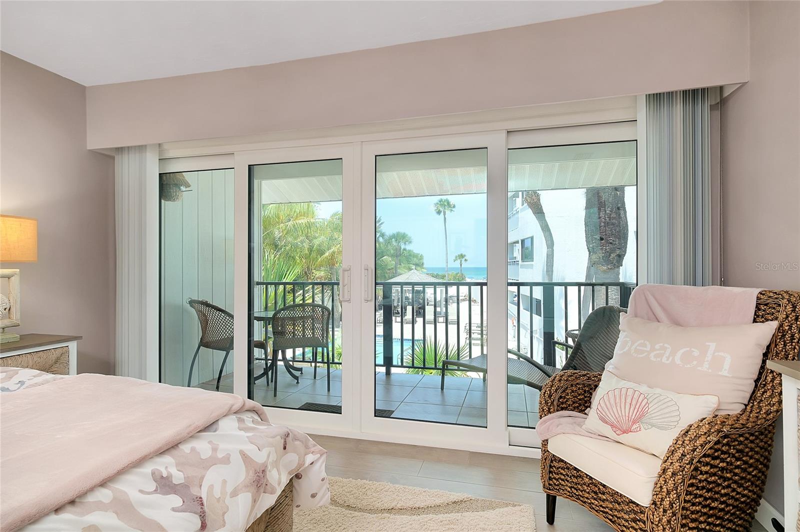 SIESTA SANDS - Residential