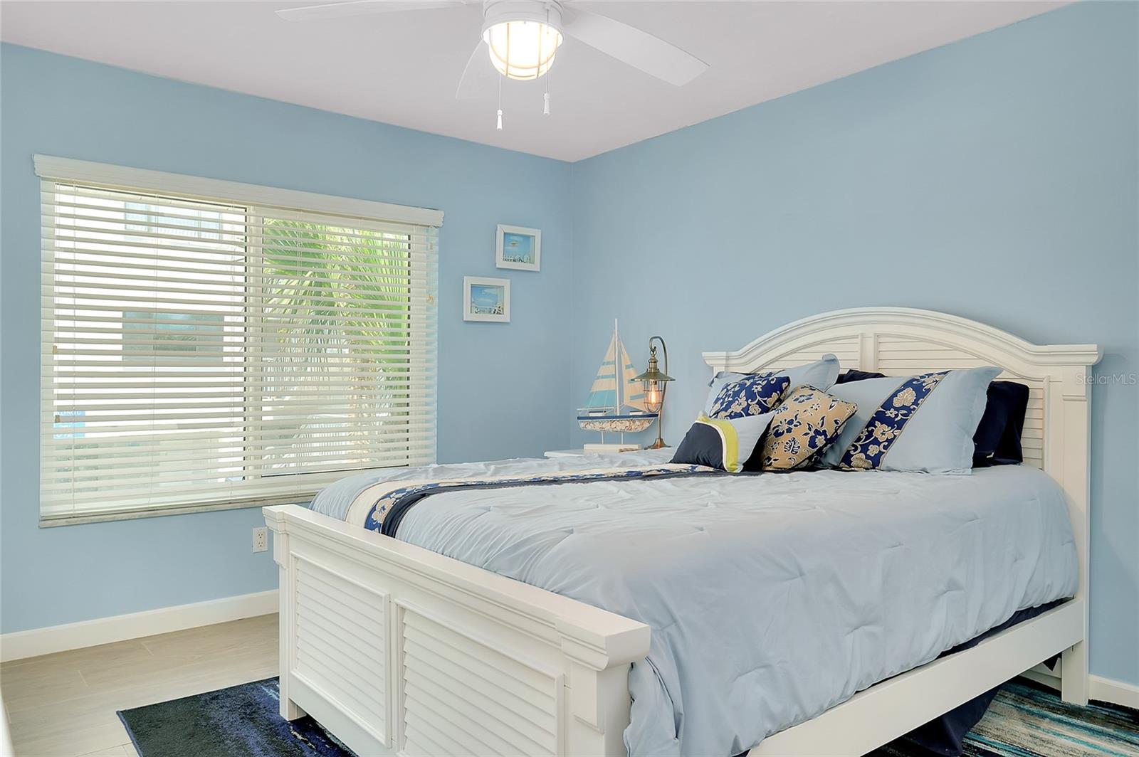 SIESTA SANDS - Residential