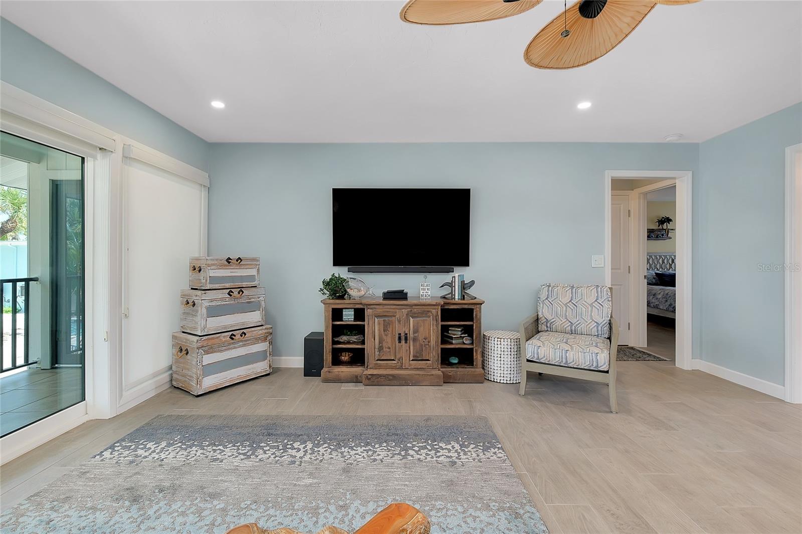 SIESTA SANDS - Residential