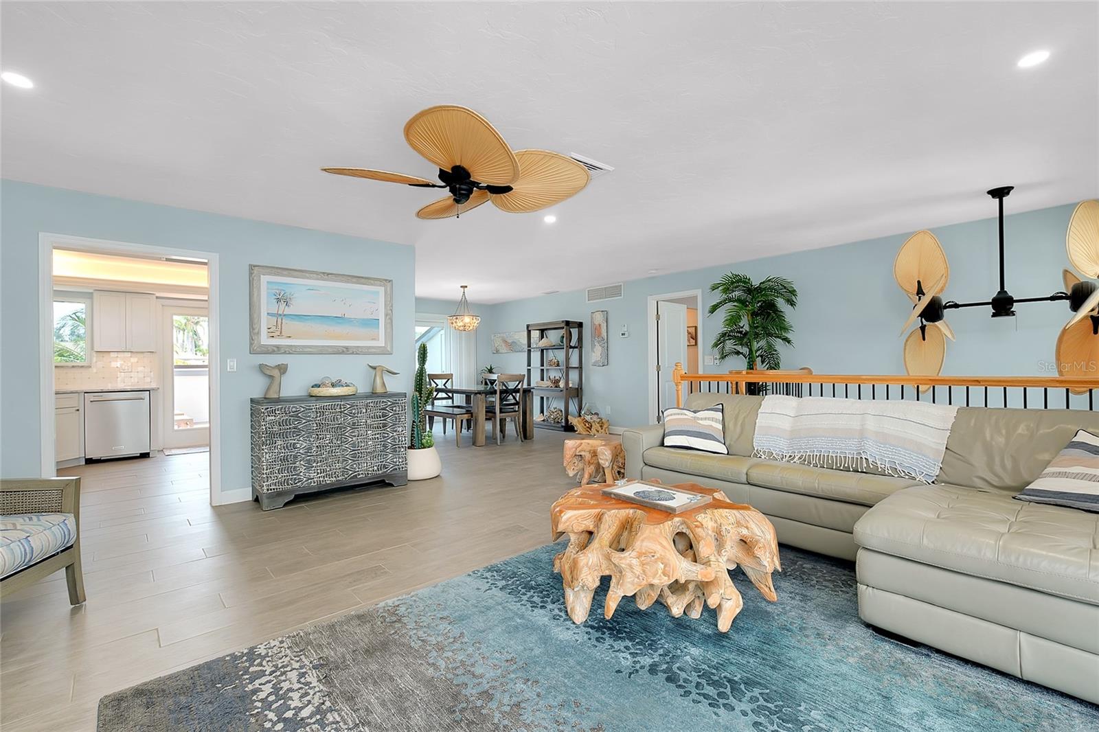 SIESTA SANDS - Residential