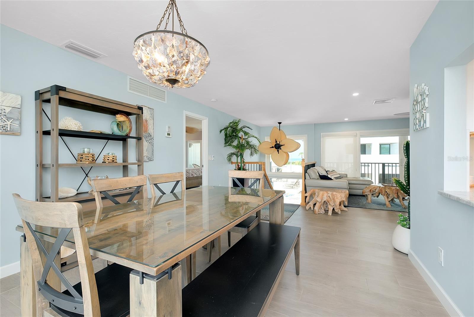 SIESTA SANDS - Residential