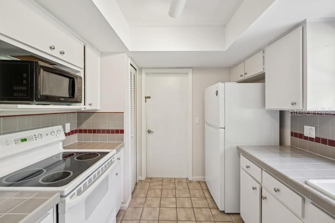 COUNTRY RUN UNIT 1 - Residential