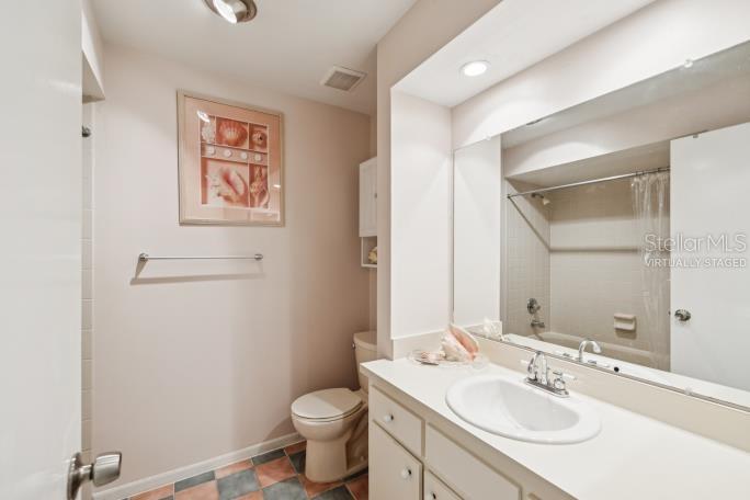 COUNTRY RUN UNIT 1 - Residential