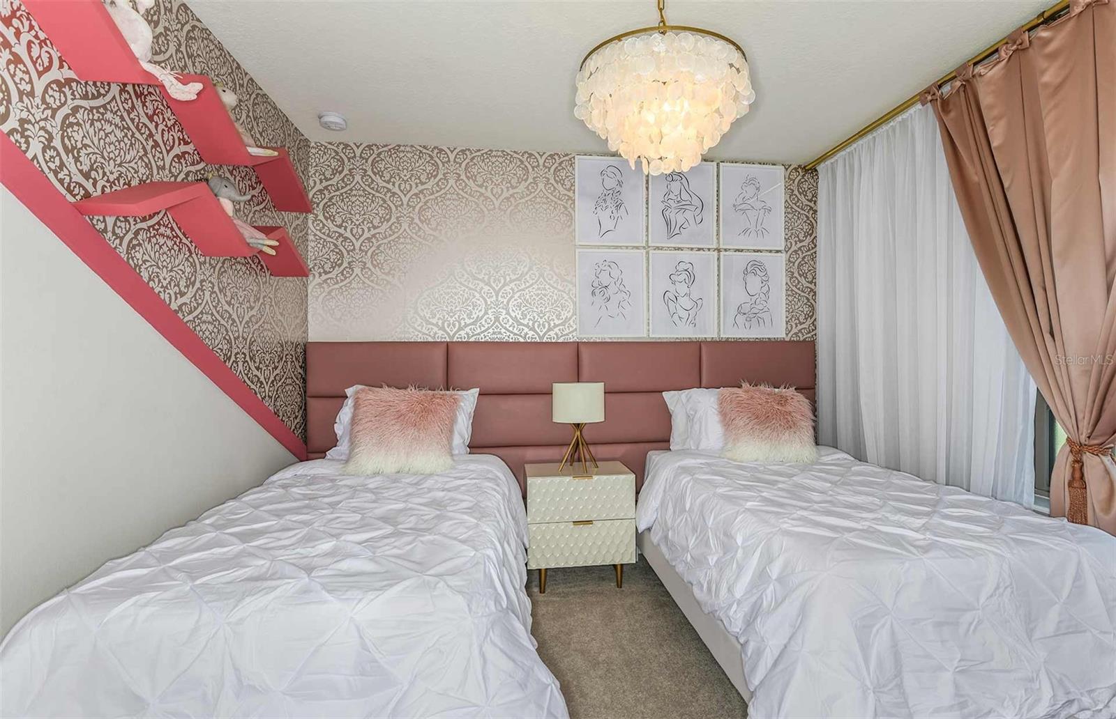 WINDSOR CAY - Residential