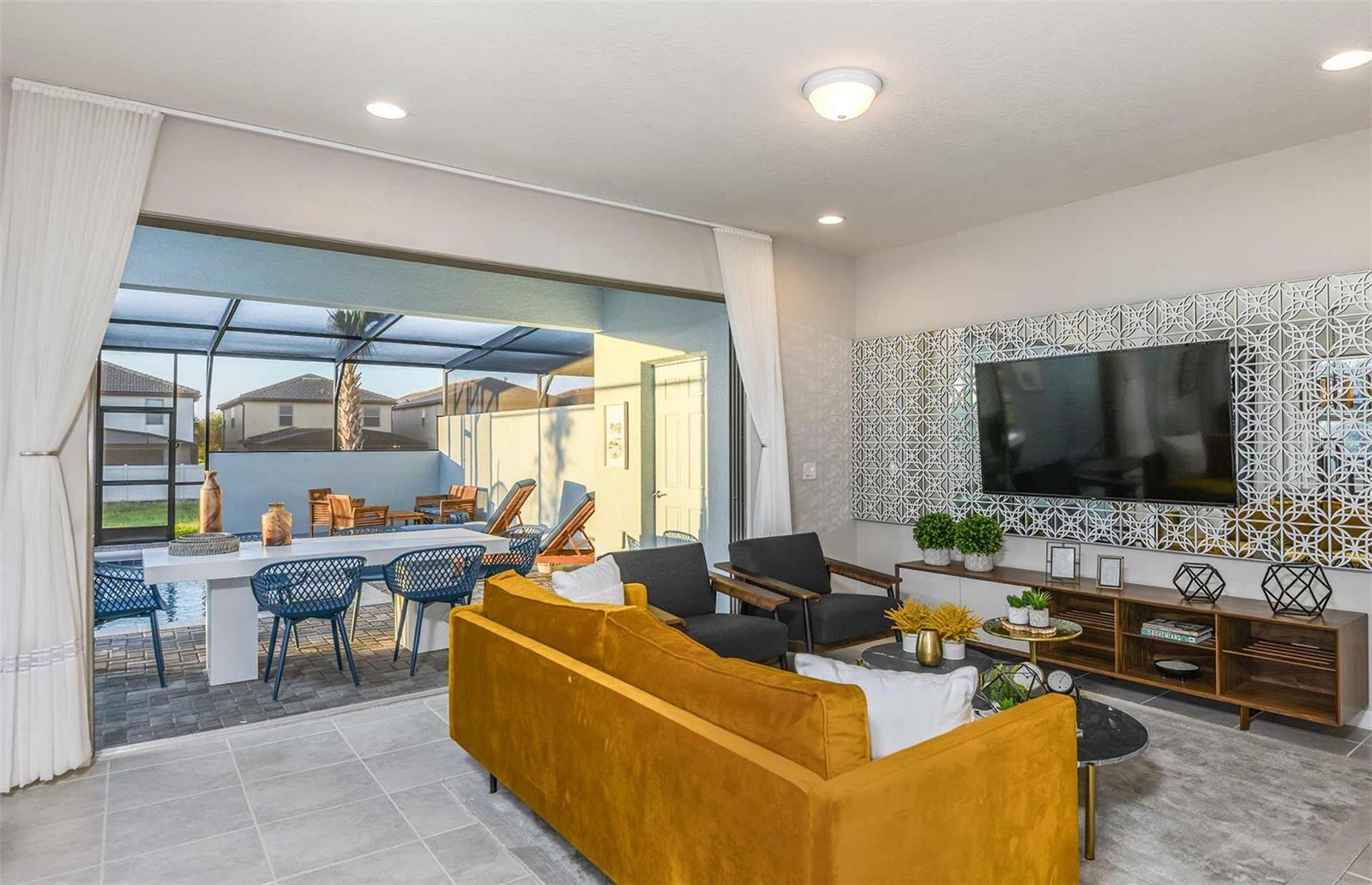 WINDSOR CAY - Residential