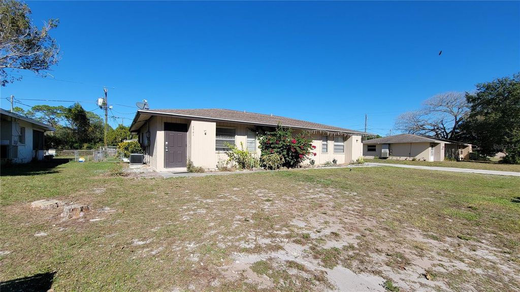 Photo of 6947 Brentford Road, Sarasota, FL 34241 (MLS # A4691769)