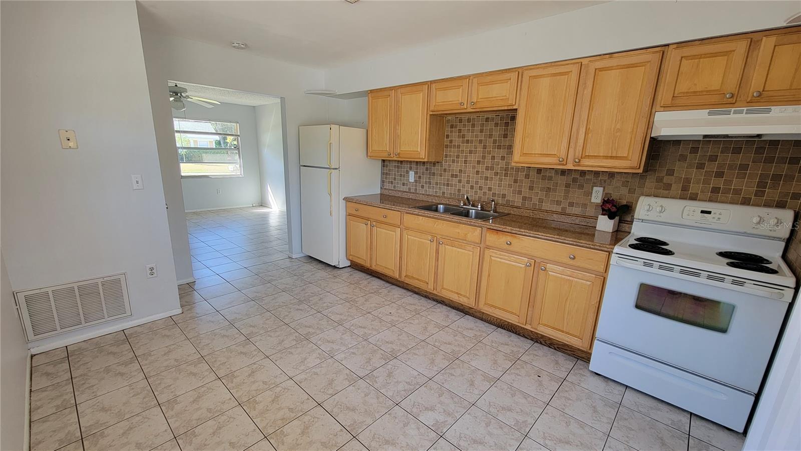 LAKE SARASOTA - Residential Income