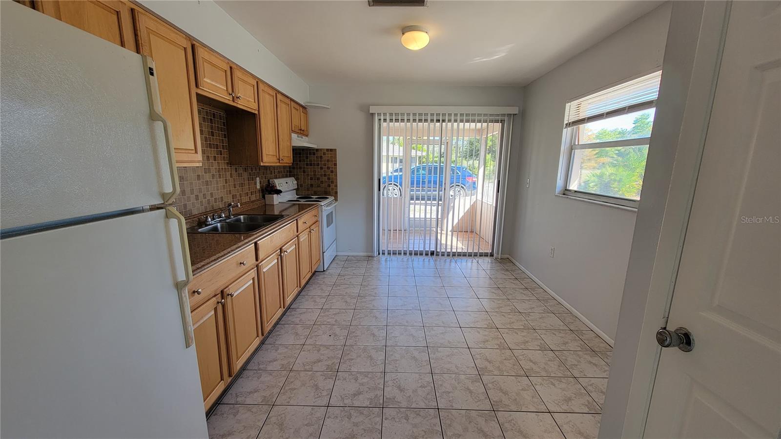 LAKE SARASOTA - Residential Income