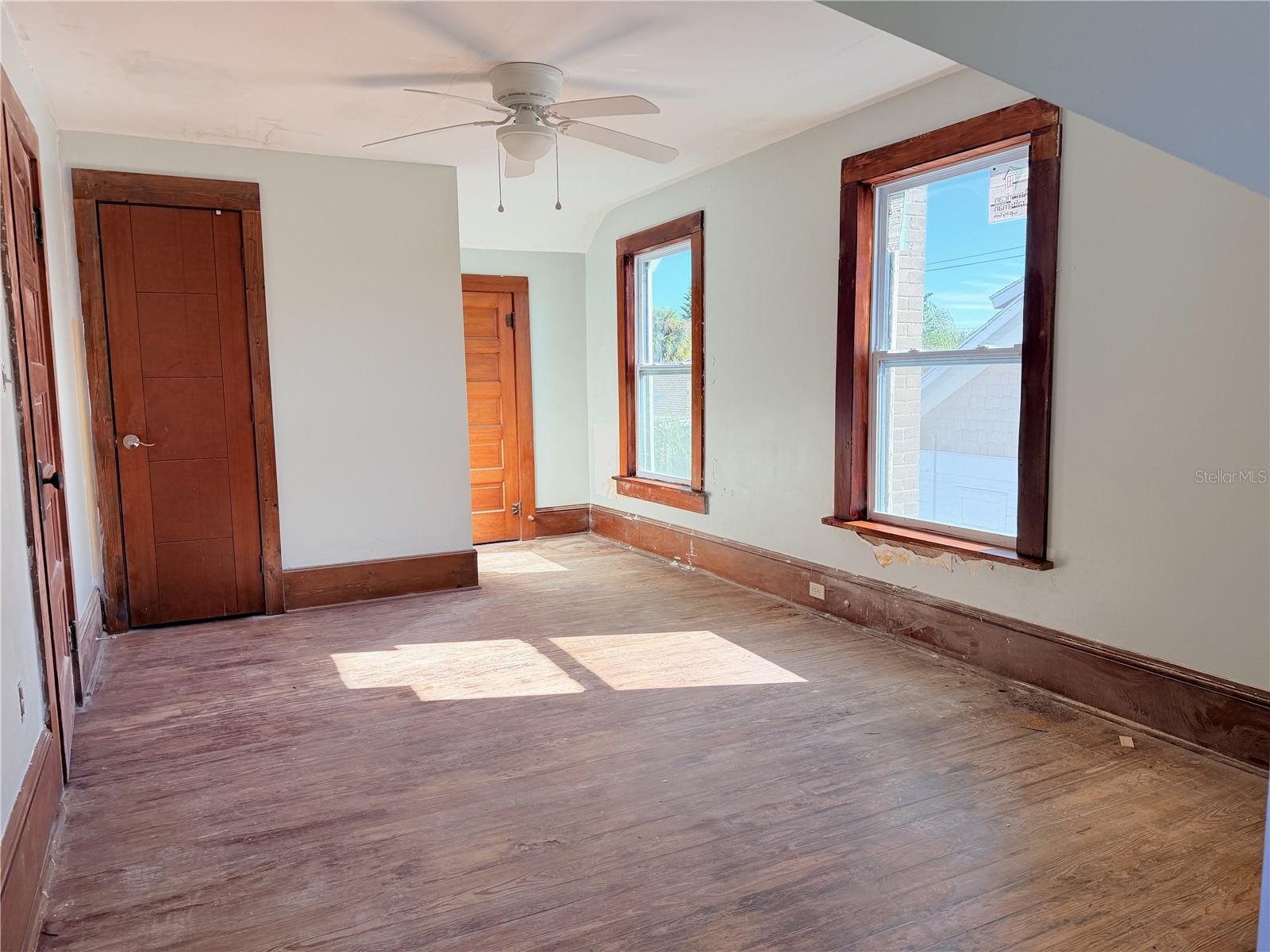 ROGERS SEABREEZE - Residential